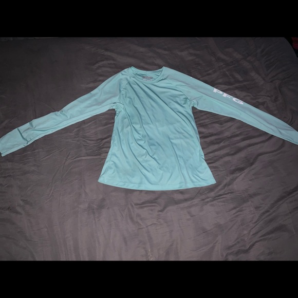 This is a PFG Columbia sun protection shirt - Picture 1 of 4